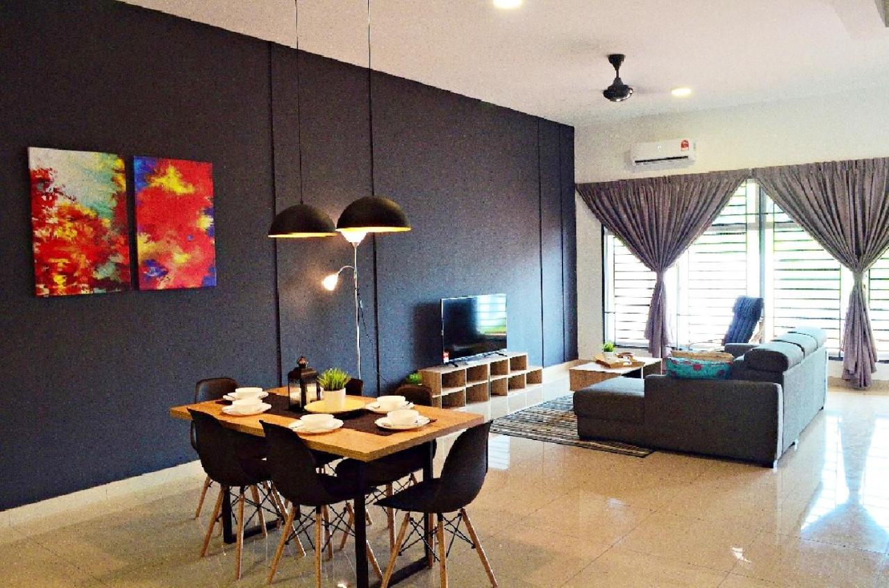 Desaru Cosy Homestay - Near Waterpark, Beach, Rapid -Wifi, Tvbox, Steamboat, Bbq Available Esterno foto