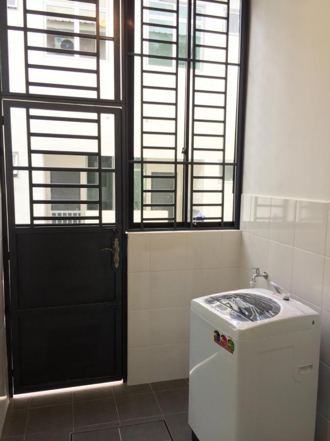 Desaru Cosy Homestay - Near Waterpark, Beach, Rapid -Wifi, Tvbox, Steamboat, Bbq Available Esterno foto